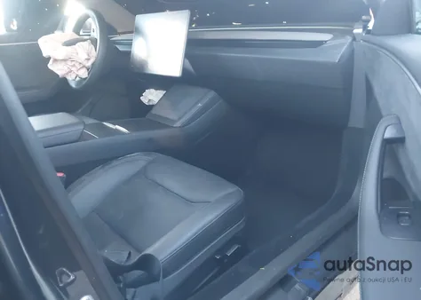 2024 Tesla Model 3 Long Range Dual Motor All-Wheel Drive z USA, uszkodzony, nr VIN 5YJ3E1EB8RF716979